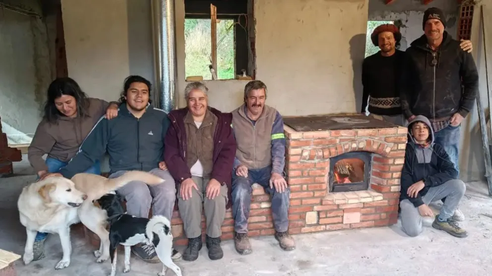 La construcción de las estufas continuará en los próximos meses conforme avance la ejecución de las viviendas.