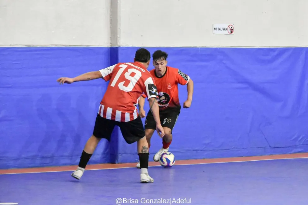 El futsal comienza a disputar la etapa decisiva. Fotos: gentileza Adeful.