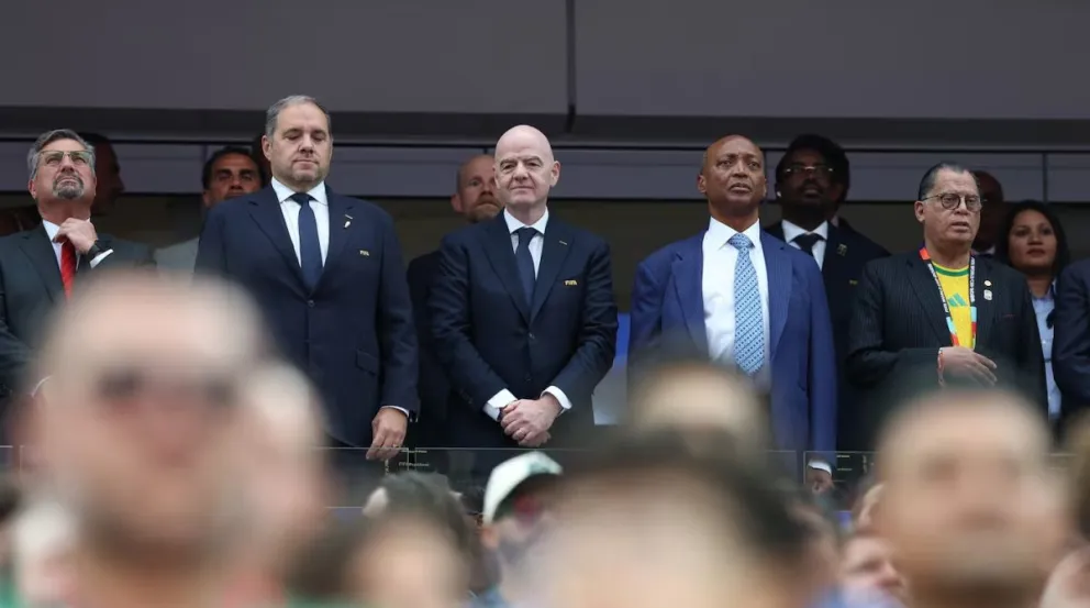 El presidente de la Concacaf, Victor Montagliani, junto a Gianni Infantino.