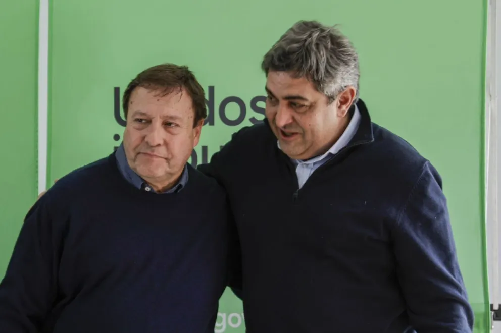 El Gobernador y el ministro de Salud avanzan con el equipo que permitirá la puesta en marcha del nuevo Hospital Zonal. Fotos: Eugenia Neme