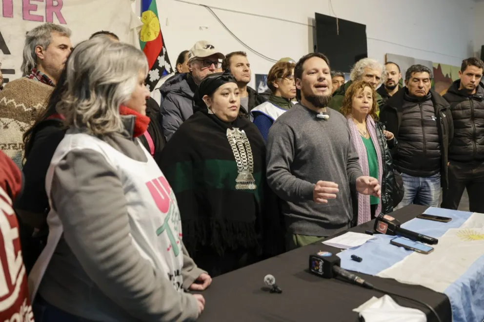La conferencia de prensa se realizó en la sede de Unter Bariloche. Fotos Euge Neme 