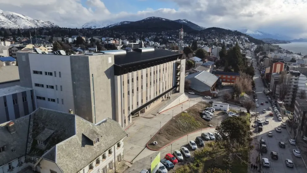 Suman equipos para poner en funcionamiento dos pisos más del Hospital Zonal Bariloche.