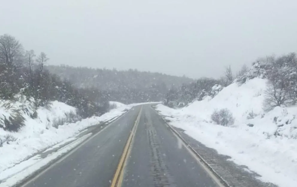 Complicaciones en la circulación debido a las nevadas persistentes en la región.  