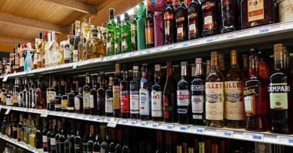 No se podrán adquirir bebidas con alcohol en un radio de 400 metros del Centro Cívico.