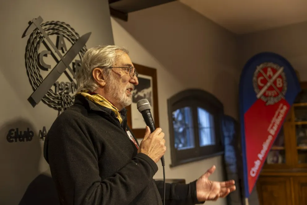 El presidente del CAB, Juan Pablo Ordoñez, durante el festejo en la sede social. Fotos Eugenia Neme.