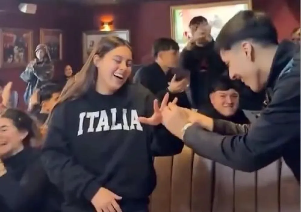 El momento en el que le pone el anillo a la novia. 