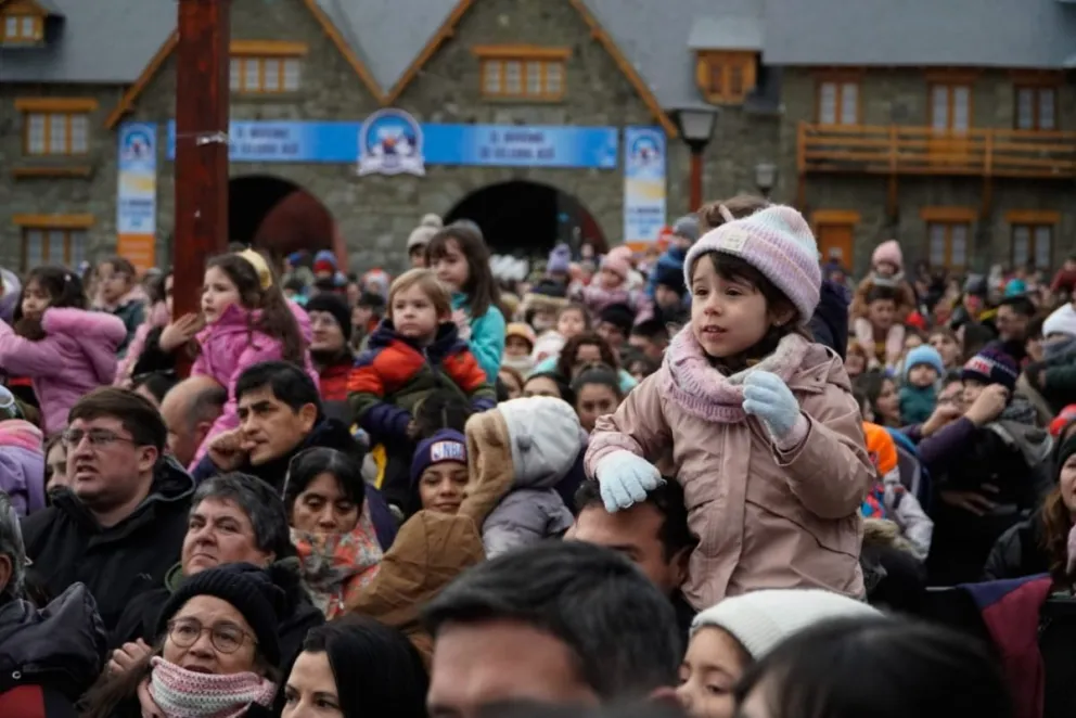 Gran tercea jornada de la Fiesta de la Nieve, hoy concursos, desfile y fiesta para cerrar el sábado. Fotos: Facundo Pardo y Eugenia Neme.