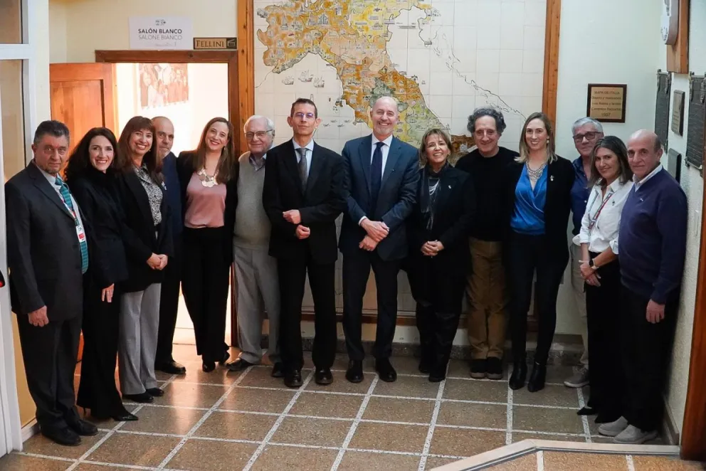 El embajador, en la Asociación Italiana de Bariloche. Fotos Facundo Pardo.