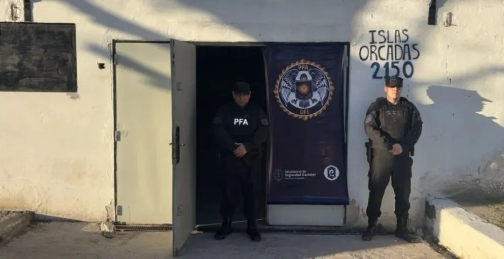El procedimiento se realizó en instalaciones del Violeta Parra, donde un hombre fue detenido en una causa federal por drogas. Foto: Policía Federal Argentina