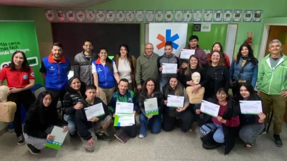 El programa Cerca pasó por Bariloche y resolvió trámites a los vecinos. Fotos: Gobierno de Río Negro