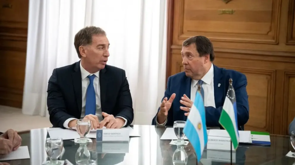 El Gobernador Alberto Weretilneck y jefe de Gabinete de Ministros, Diego Santilli.