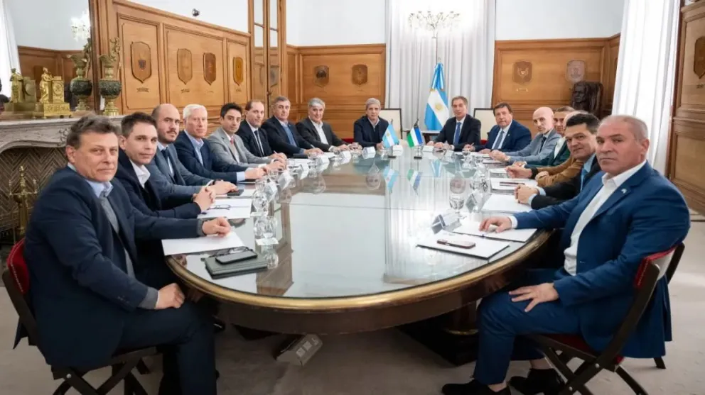 El acuerdo permitirá transferir progresivamente la operación del Tren del Valle a la Provincia.