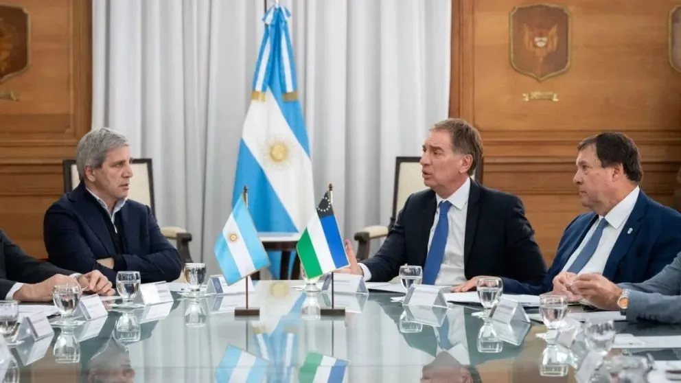 Calificaron la medida de "histórica" y destacaron la firmeza del Gobernador para asumir la gestión tras décadas de desatención nacional. Foto: Gobierno de Río Negro.