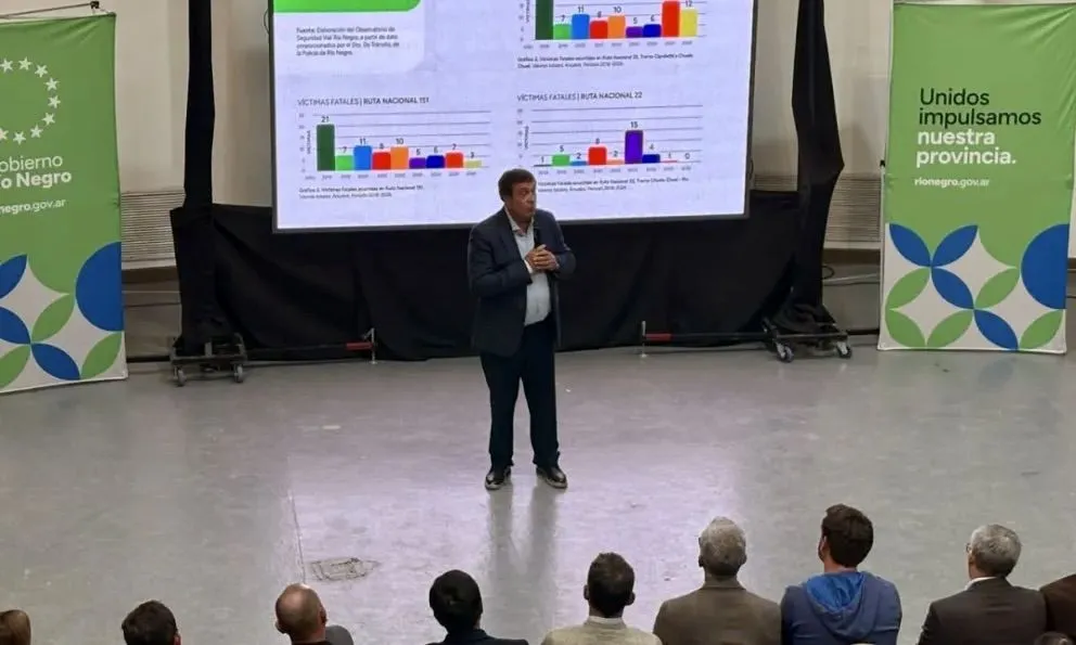 El gobernador de Río Negro presentó los lineamientos principales de trabajo para gestionar el arreglo de las rutas nacionales y el Tren del Valle. (Foto: gentileza)