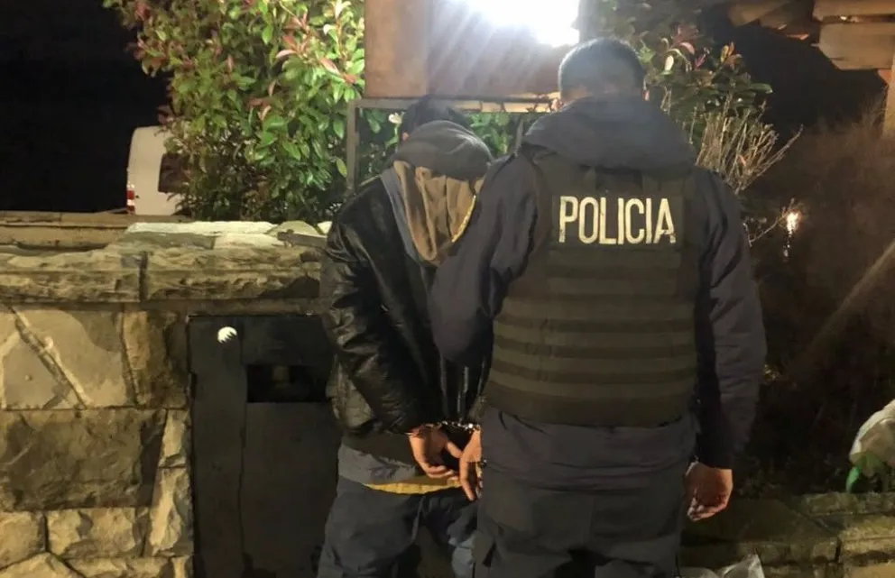 Detenido en la zona del Monolito por robar elementos de un carrito en Bustillo. 