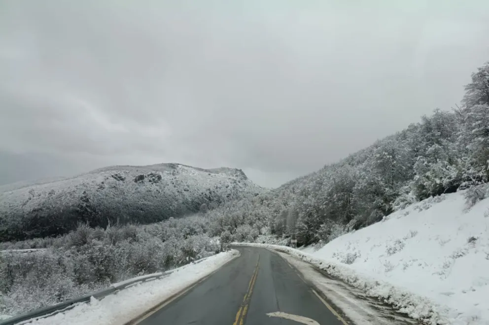 Ruta despejada aunque rige alerta por posibles nevadas. 