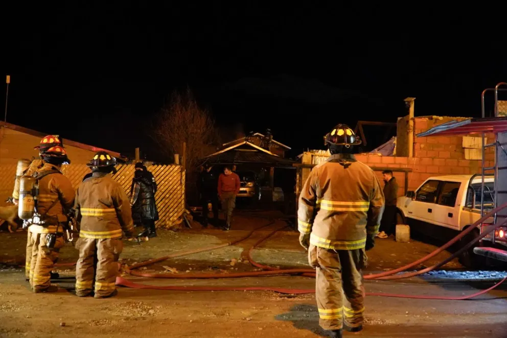 Momentos de la noche del incendio. Foto Facu Pardo 
