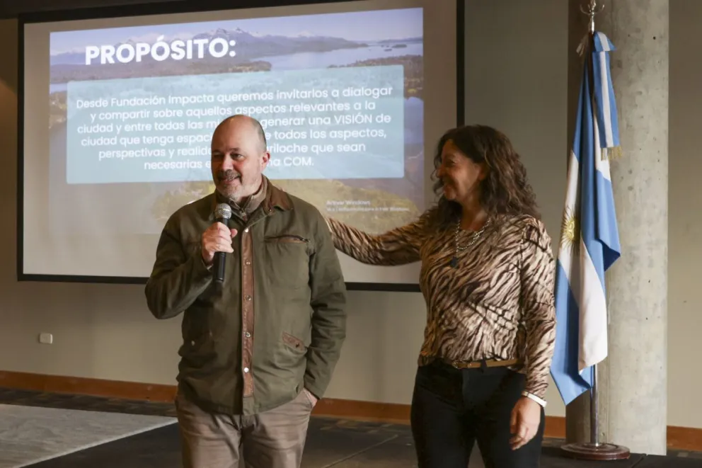 El presidente de la Federación de Empresas y Entidades de Bariloche y Zona Andina (FEEBA), Leonardo Marcasciano, resaltó la necesidad de tener una visión a futuro. Fotos Eugenia Neme.