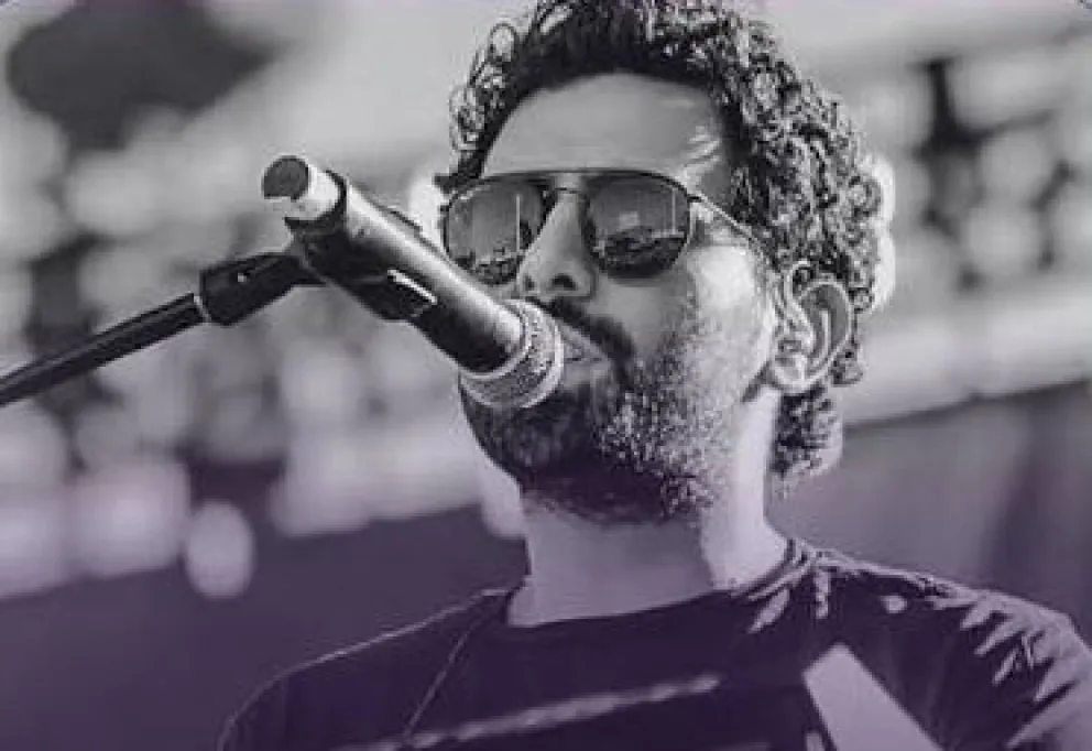 Jonathan Meléndez Ochoa, tecladista y productor de la banda Camilo Séptimo. 