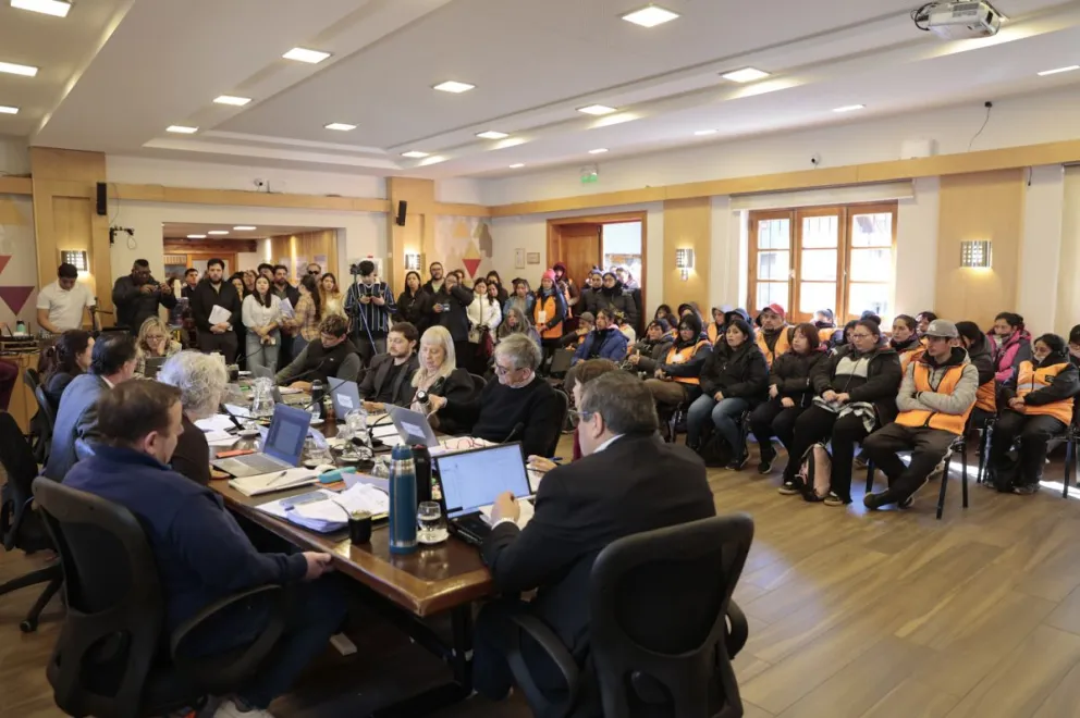 En sesión ordinaria, el Concejo Deliberante acordó un aumento en los valores de la tarifa del Estacionamiento Medido. Fotos: Euge Neme.