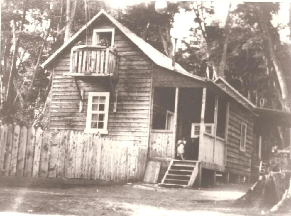 La Casa Newbery en Paso Coihue. Colección Vallmitjana en Archivos del Sur.