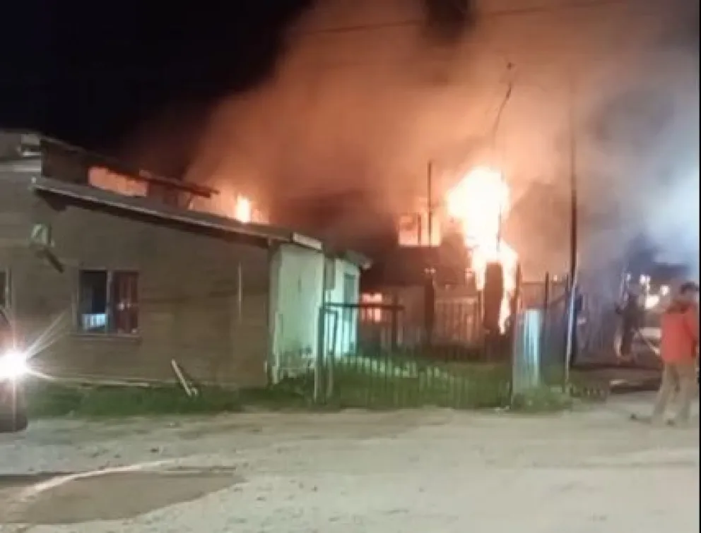 Así se desarrollaba el incendio en la ciudad. Foto Redes sociales 