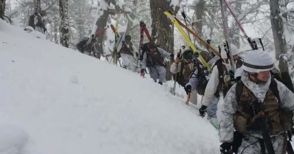 La Escuela Militar de Montaña de San Carlos de Bariloche, cuenta con un reconocido prestigio de calidad a nivel internacional.
