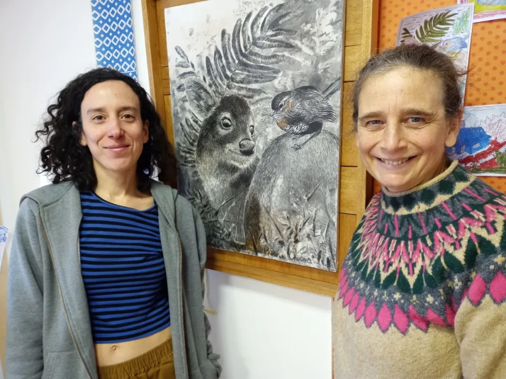 Belén Ramella y Valeria Fiala hicieron las veces de portavoces de lxs 24 artistas. Foto gentileza.