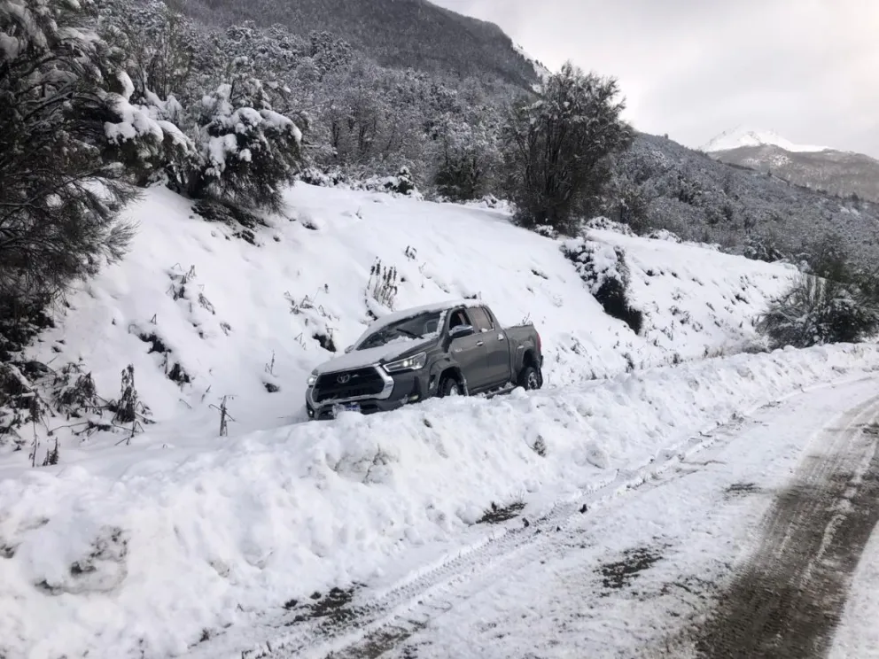 Es indispensable tener el vehículo en condiciones aptas para circular con hielo o nieve. 