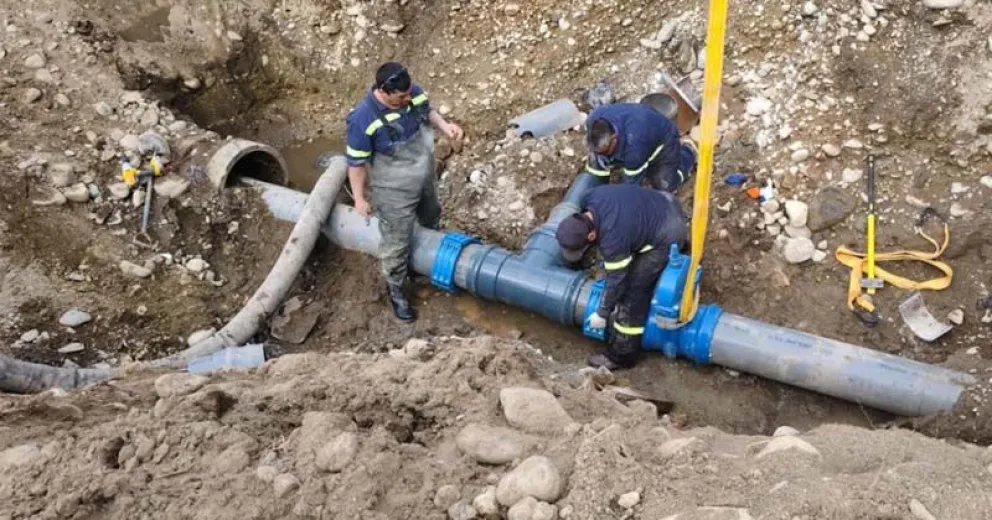 Las cuadrillas trabajaron por más de 16 horas sin descanso para resolver los inconvenientes. 