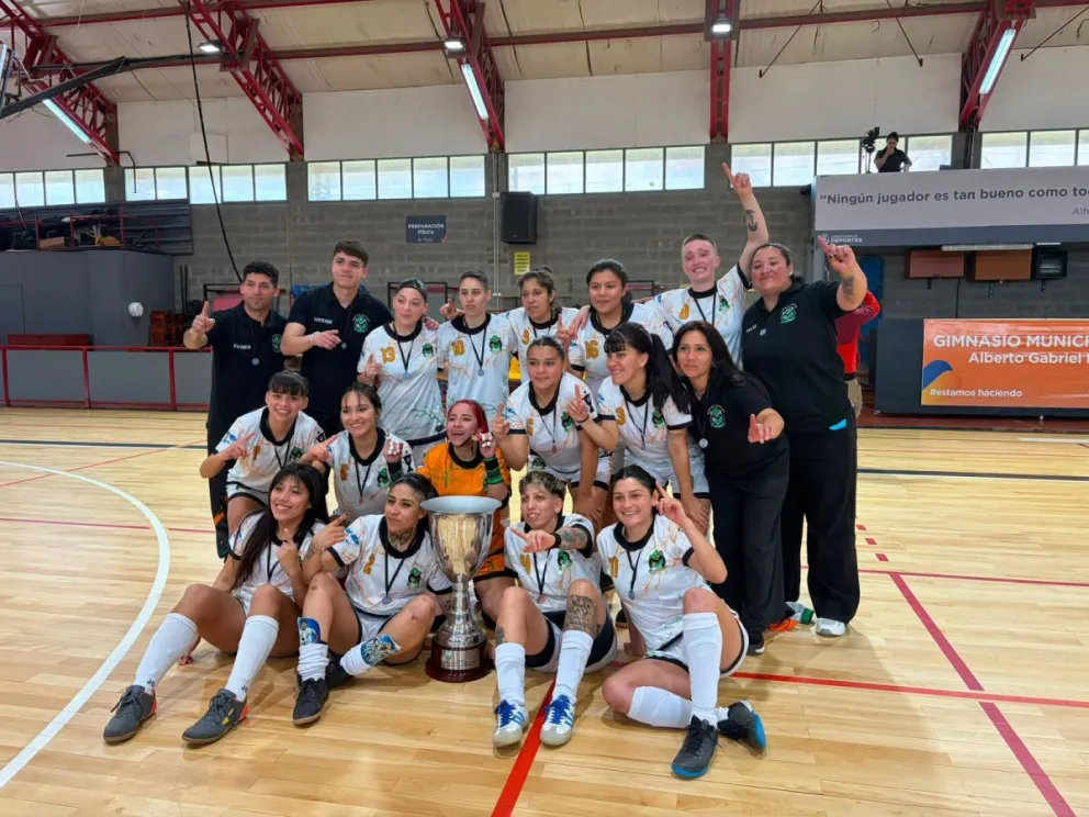 Maragatas de Viedma se impuso y se consagró campeón del certamen. Fotos gentileza Bajo la suela.