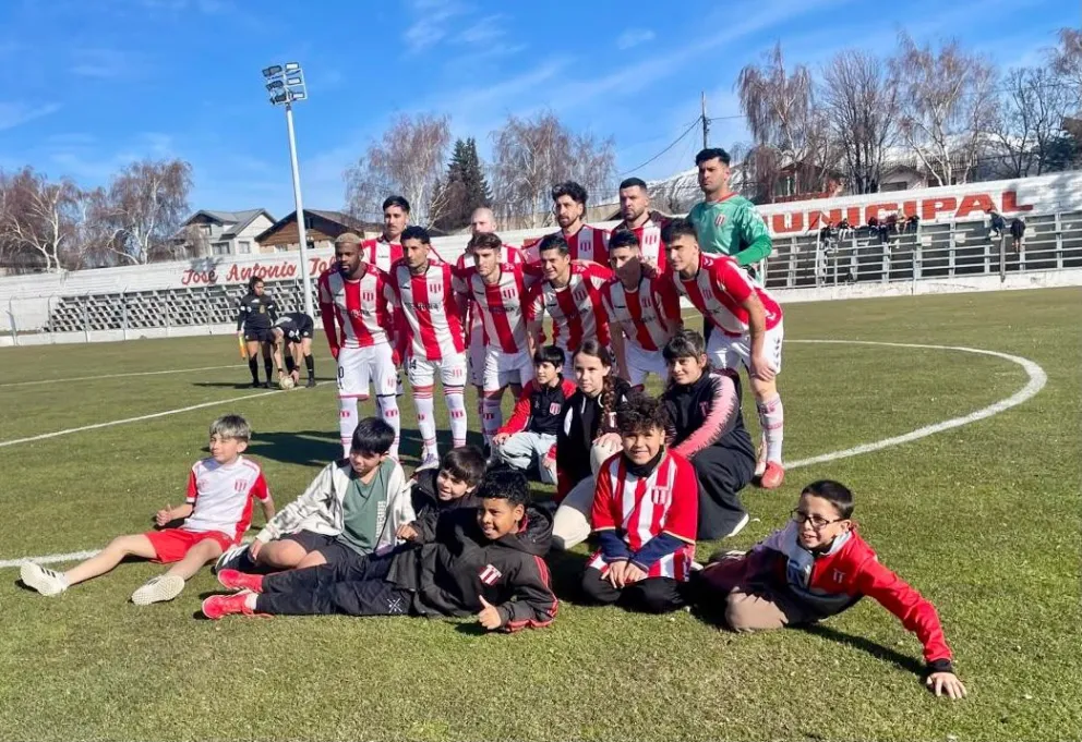 Estudiantes Unidos sigue puntero luego del empate con Cruz del Sur. 