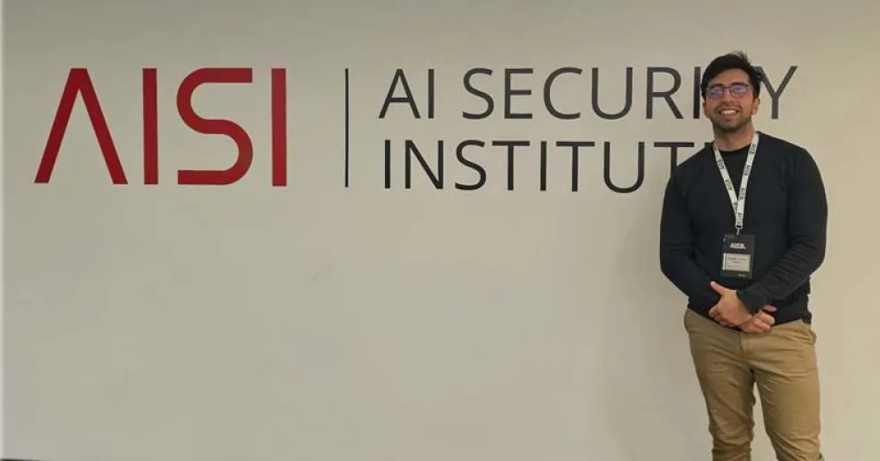 Actualmente se desempeña como Senior AI Security Engineer en Cook Unity y cursa la Maestría en Seguridad Informática de la Universidad de Buenos Aires. 