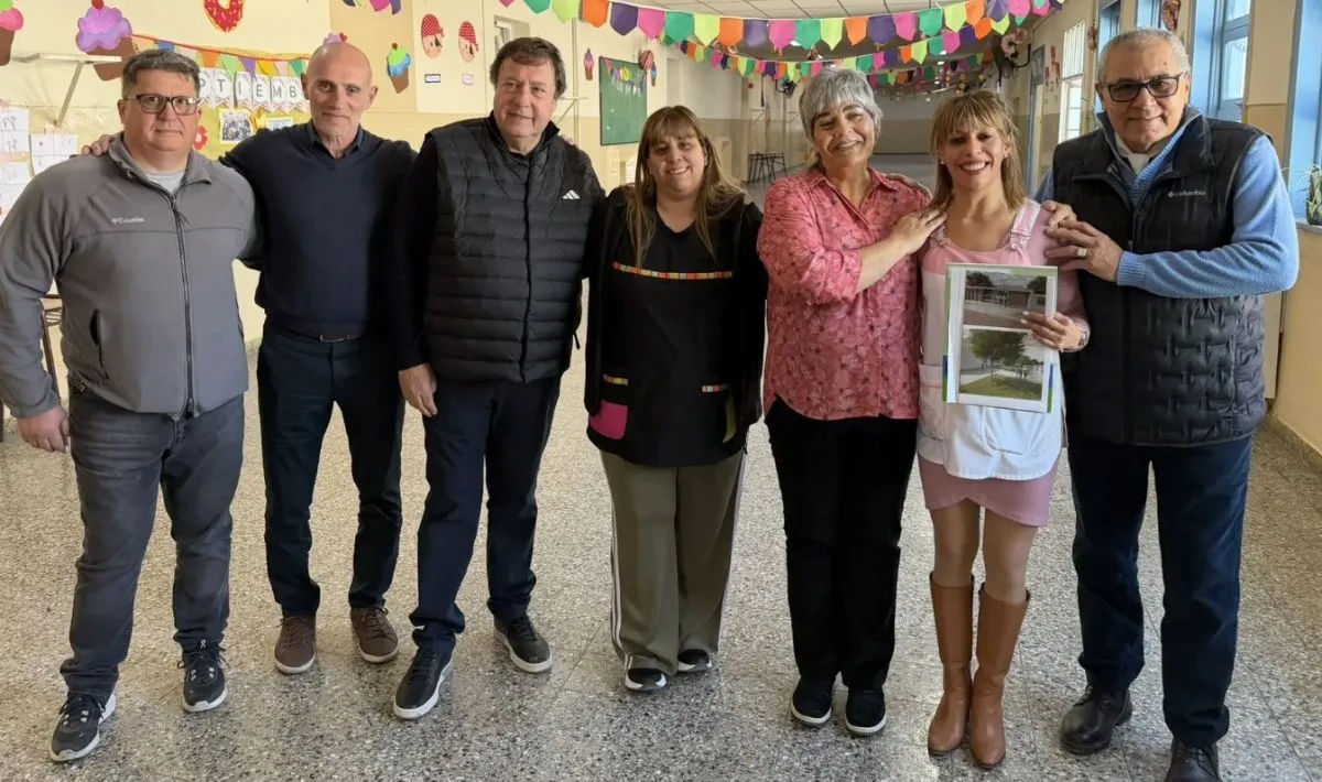 Weretilneck anunció un nuevo SUM para la Primaria 61 de Mainqué con fondos petroleros