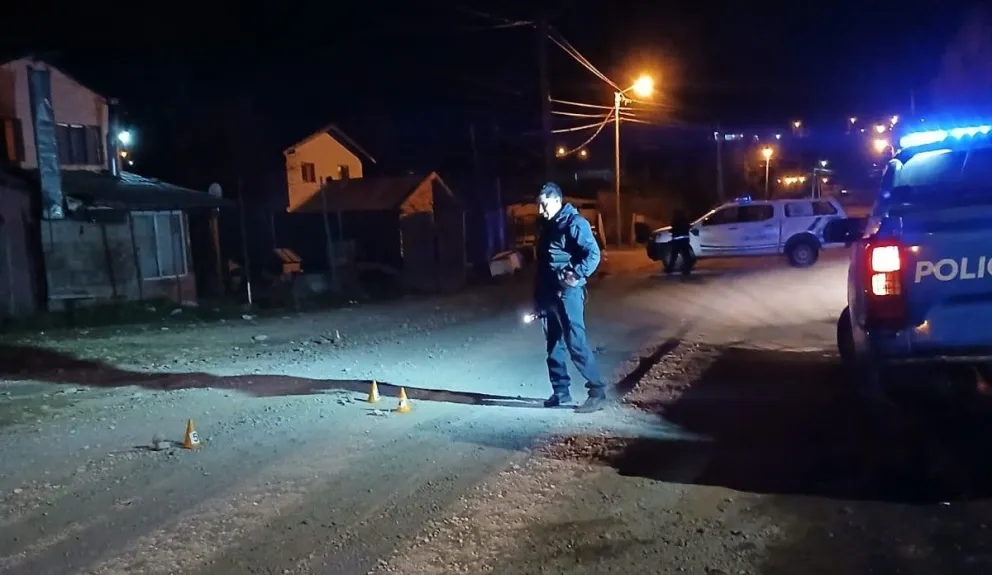 Brutal ataque a balazos en el Alto de Bariloche deja dos heridos. 