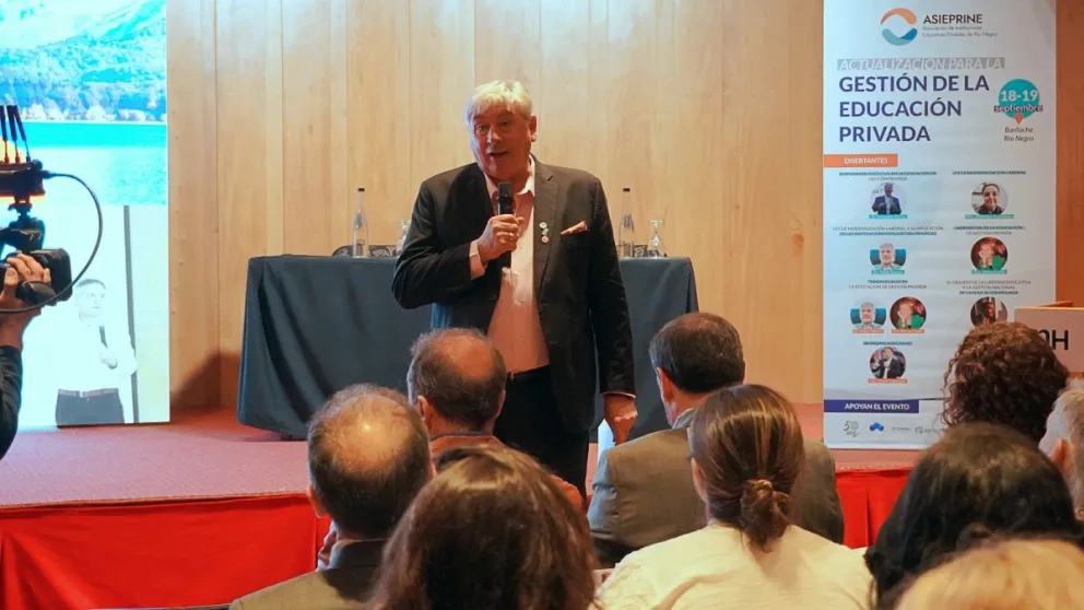 Walter Cortés en el encuentro regional de Educación Privada. 