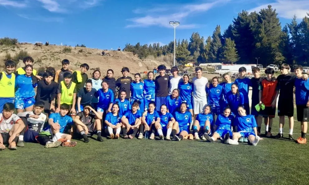 La selección rionegrina de fútbol femenino se presentará en el Estadio Municipal. 
