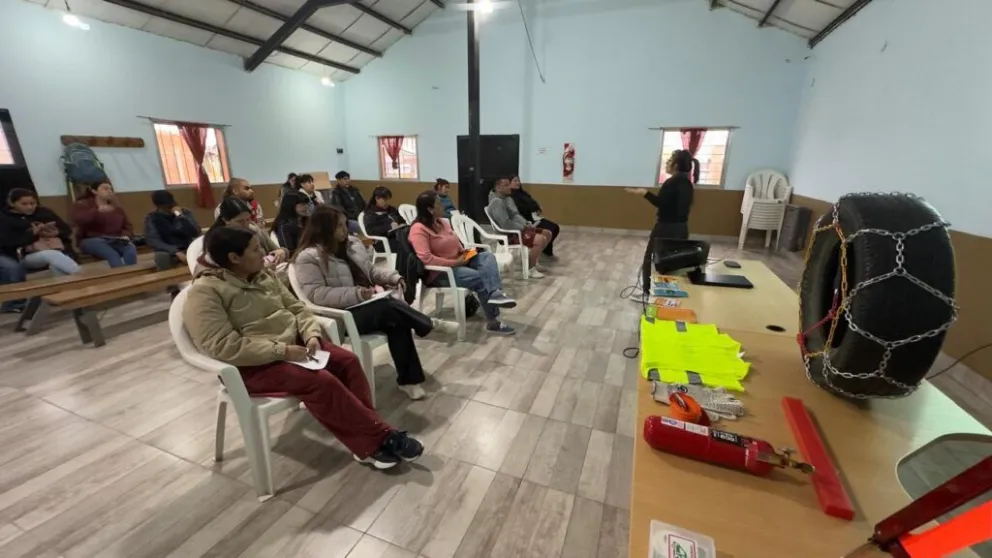 La Subsecretaría de Tránsito y Transporte trabajó con vecinos del barrio.