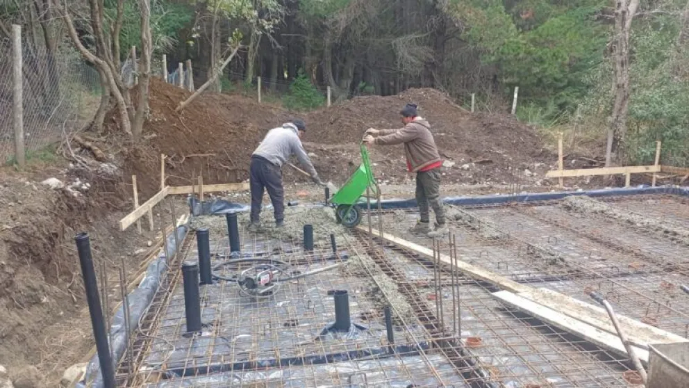 Se utilizaron 12 metros cúbicos de hormigón para ejecutar la platea. Foto: Municipio de Bariloche.