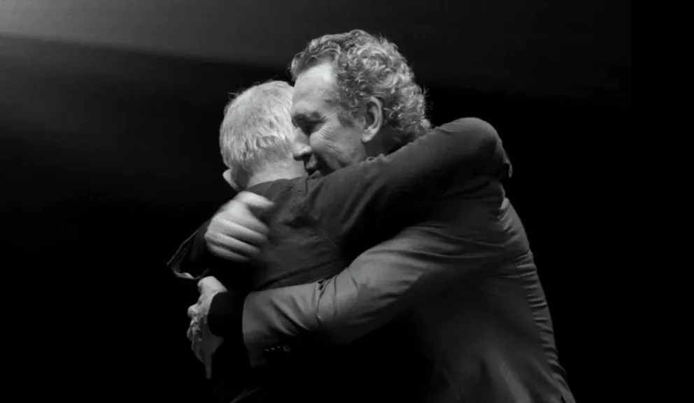 Valdano y su abrazo, 40 años después.