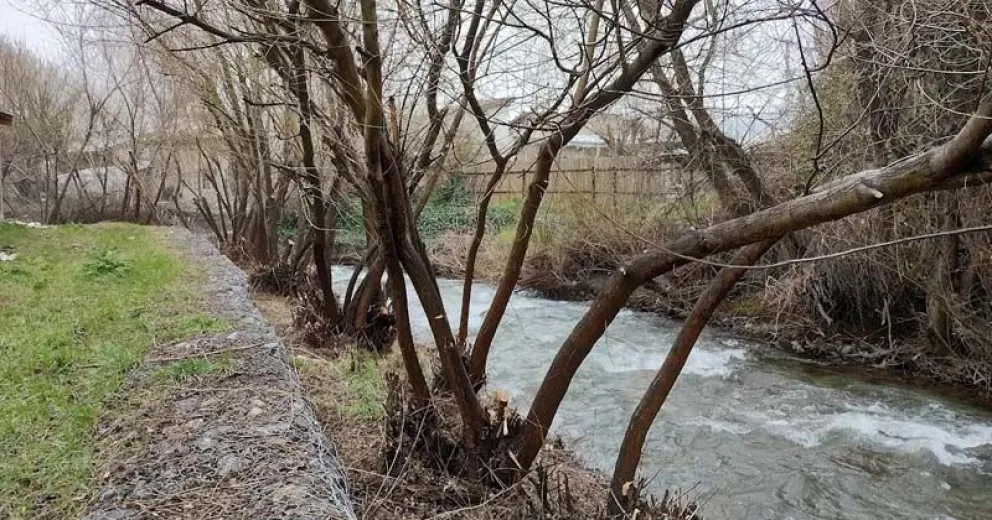 Río Negro atiende demandas actuales de Bariloche en materia hídrica, preparando la infraestructura para el futuro.