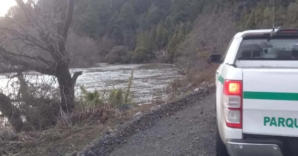 Las fuertes lluvias incrementaron el caudal de agua de ríos de la región.