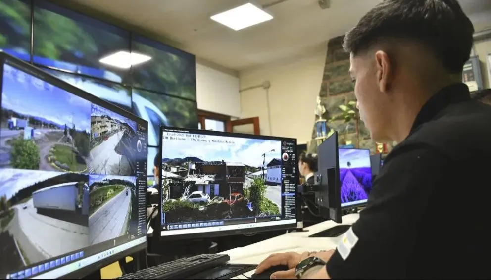 Más de 200 móviles ya operan conectados a un esquema de geolocalización, inteligencia artificial y alertas invisibles. Foto: gentileza.