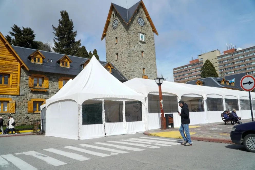 Bariloche a la Carta, durante estos días, marca el "paisaje" de la ciudad, incluso desde lo cinematográfico. Foto Facundo Pardo. 