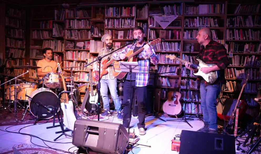 La banda de Martín Caracoche vuelve a escena.