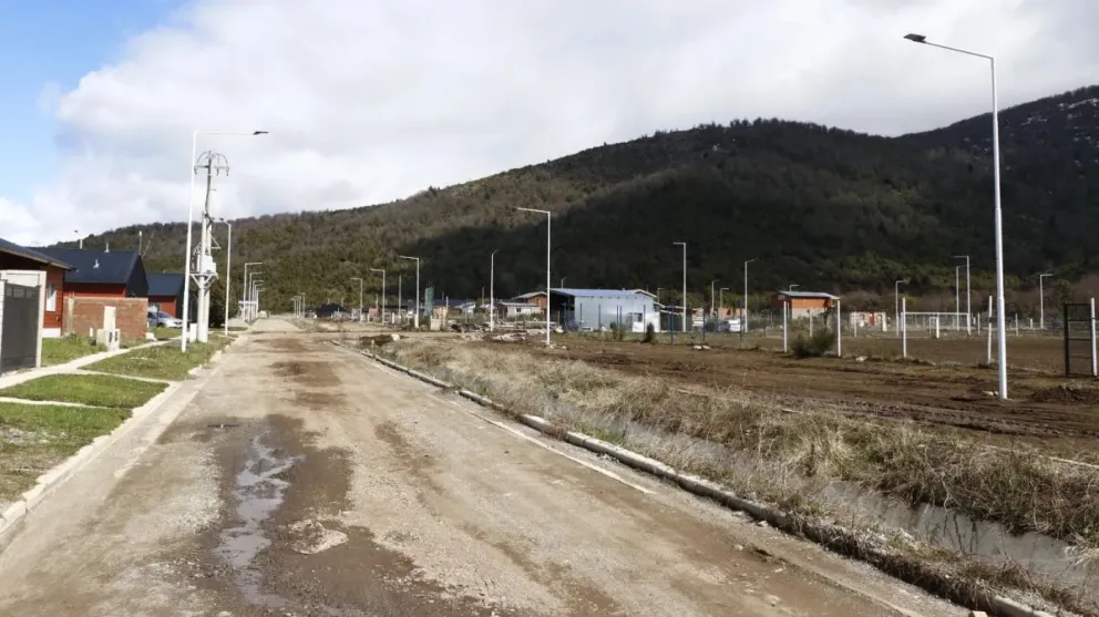 La Provincia garantiza más servicios básicos a familias rionegrinas.