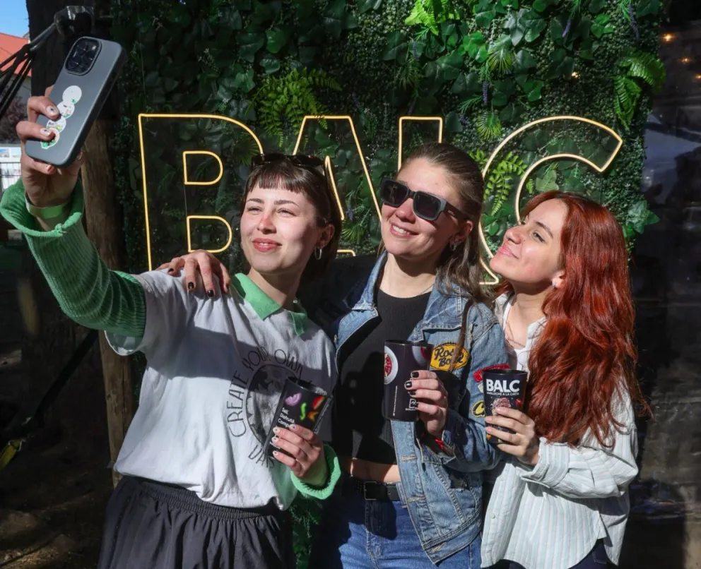El viernes abren la globa de la feria del Bariloche a la Carta. 