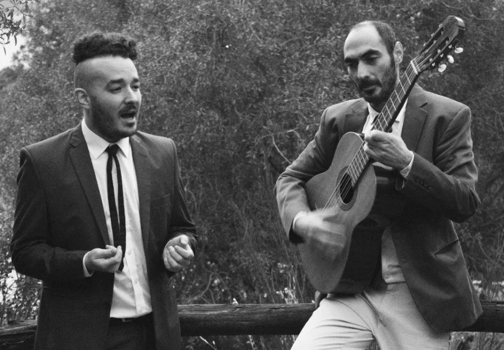 Los Tauras filosofan sobre amarres.