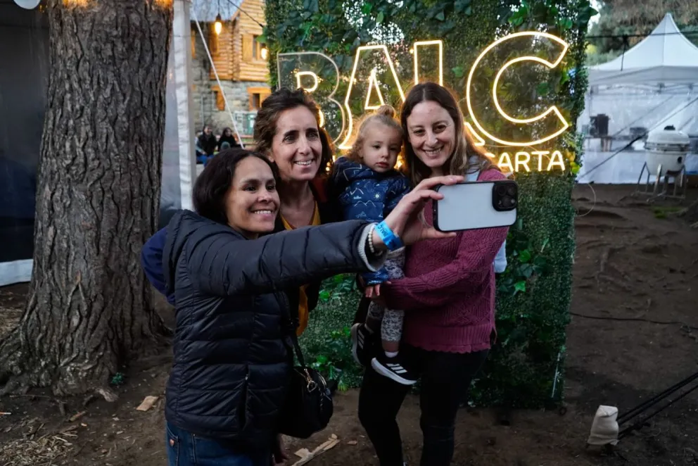 Este sábado, el festival continuó con su recorrido por los sabores de la Patagonia. Fotos Facu Pardo 