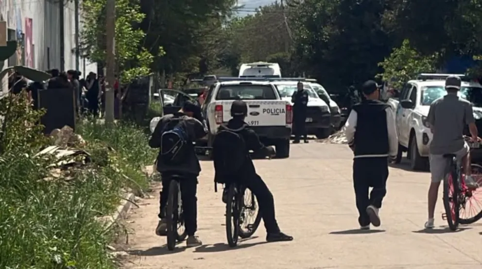 La víctima recibió un tiro en el abdomen y otro en un brazo.